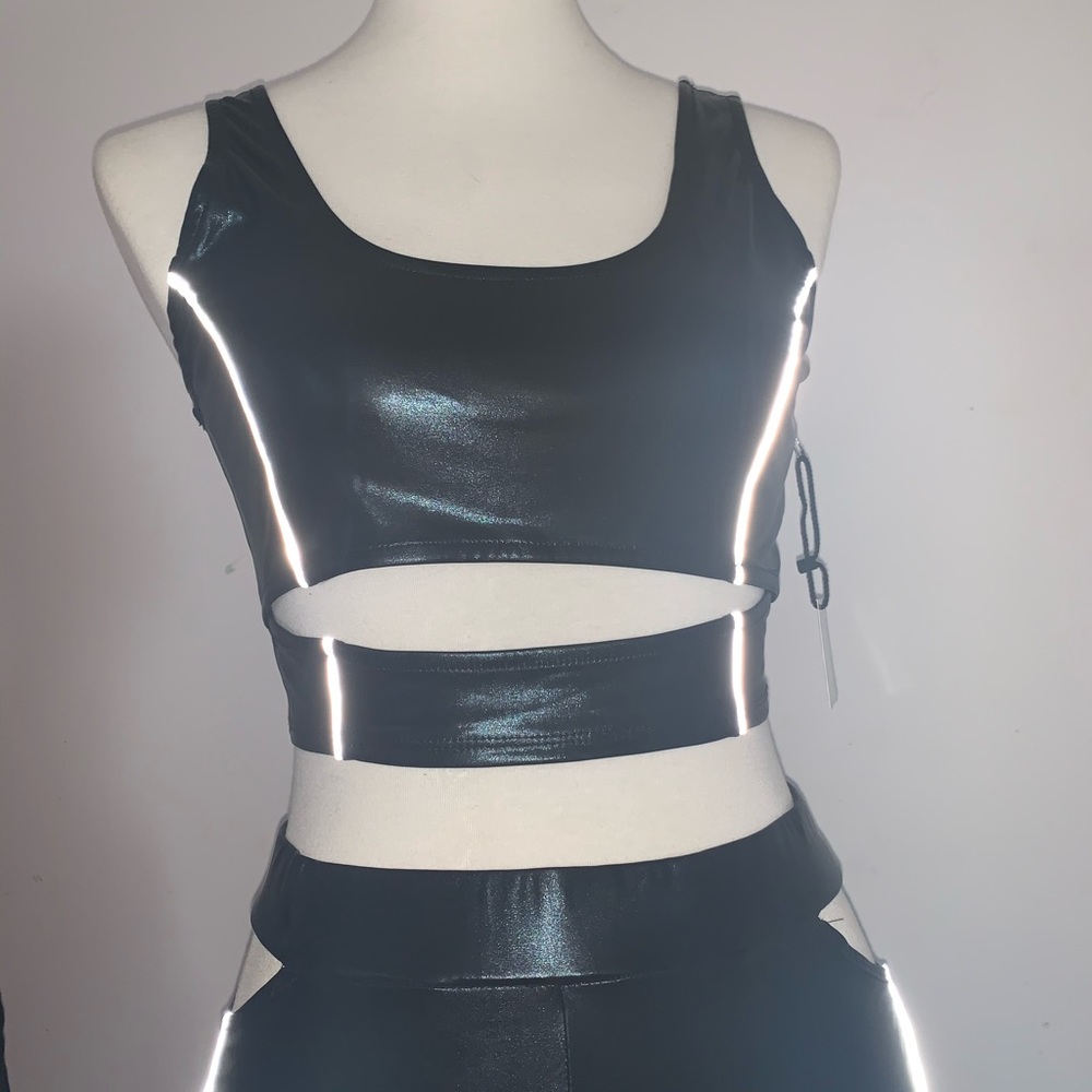 BNWT FOREVER 21  crop top and bike short set - Picture 2 of 7